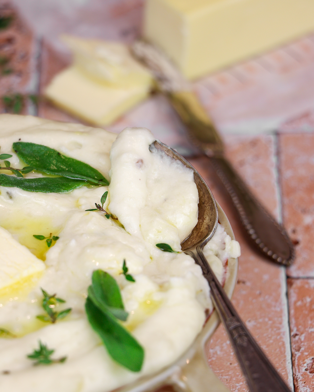 Roasted Garlic, Thyme & Sage Mashed Potatoes
